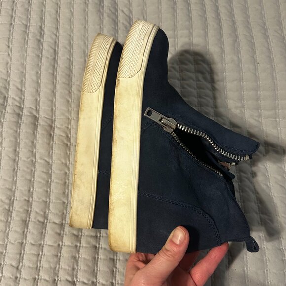 Steve Madden Women’s Wedgie Sneakers Navy Blue Suede 8.5 Casual Comfortable - Picture 5 of 13